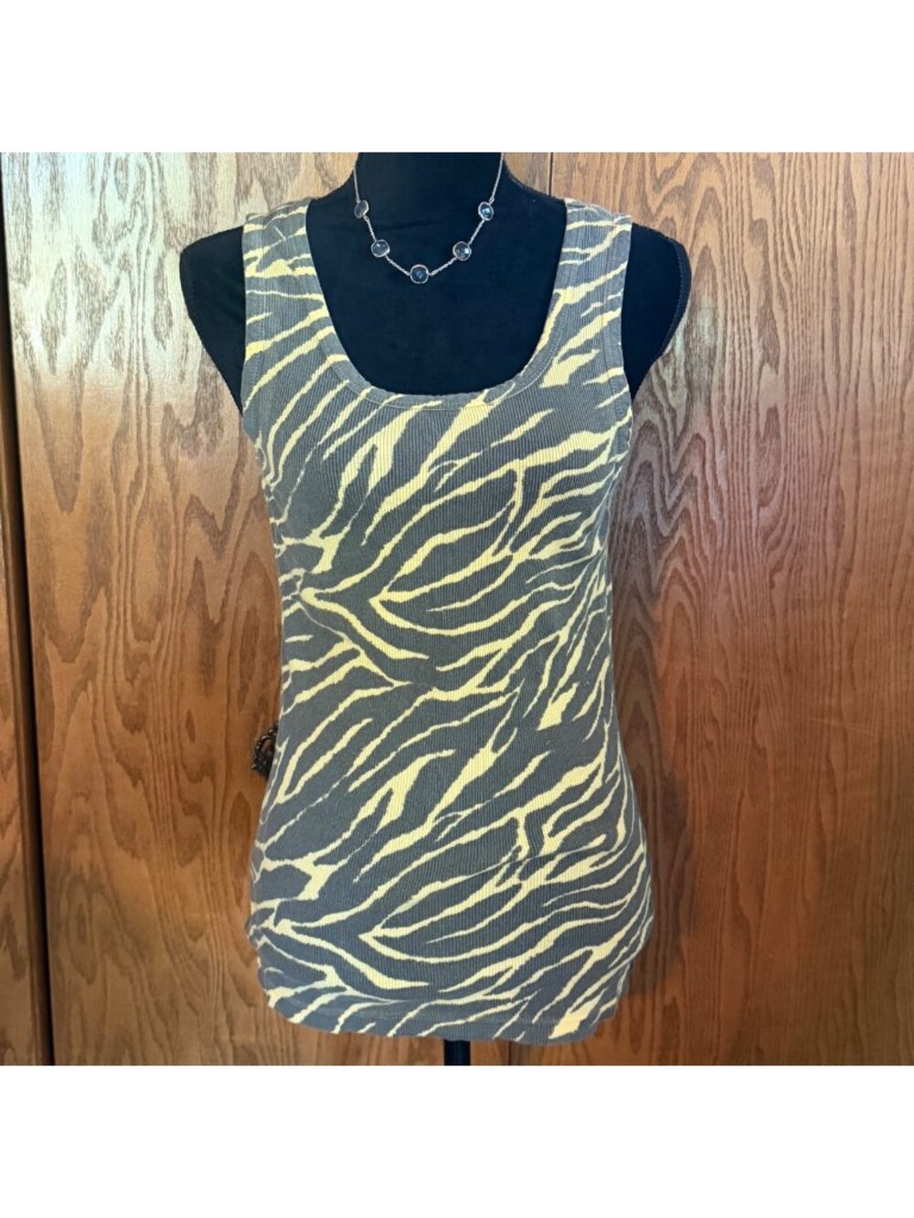 True Grit Womens Tank Top Size Medium Zebra Print Ribbed Scoop Neck Gray Yellow